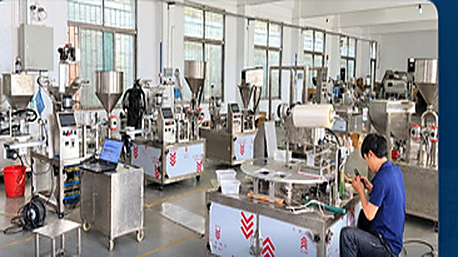 Can sealing machine production line at Langtai